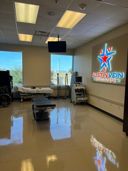 More Photos Of 12319 N Mopac Expy, Austin Medical For Sale