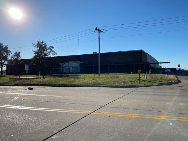 More Photos Of 10500 W Reno Ave, Oklahoma City Manufacturing For Sale