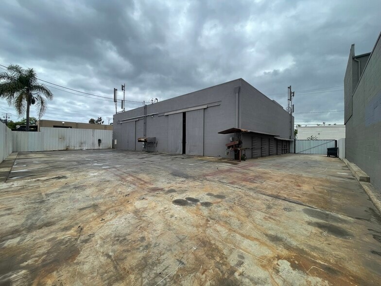 More Photos Of 2764 Saint Louis Ave, Signal Hill Warehouse For Lease