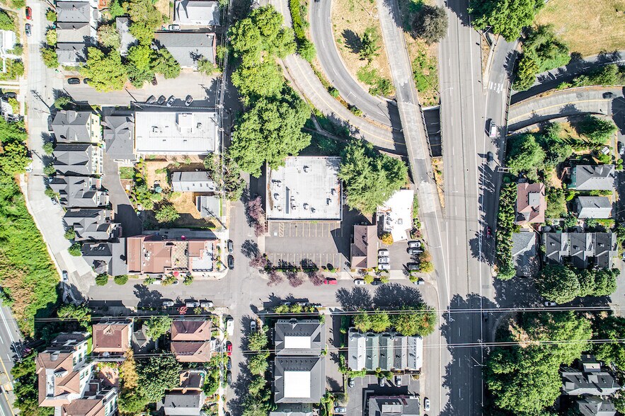 More Photos Of 3220 SW First Ave, Portland Office For Lease