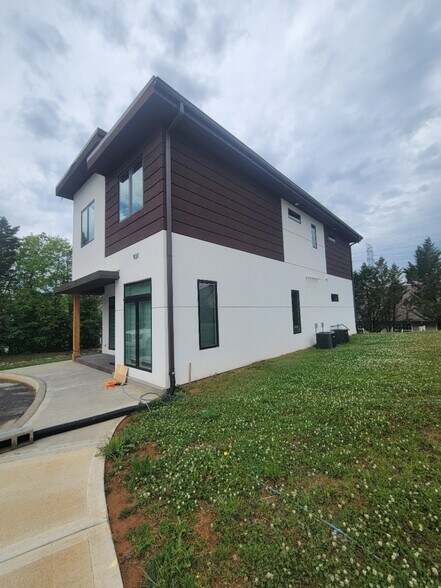 More Photos Of 925 Turner St, Maryville Apartments For Sale