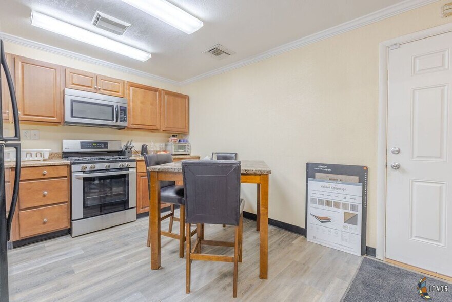 More Photos Of 1902 W Euclid Ave, El Centro Warehouse For Sale