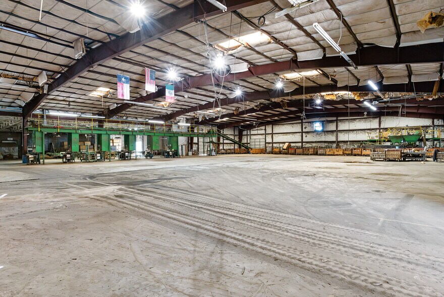 More Photos Of 17905 US Highway 69 N, Lindale Refrigeration Cold Storage For Sale