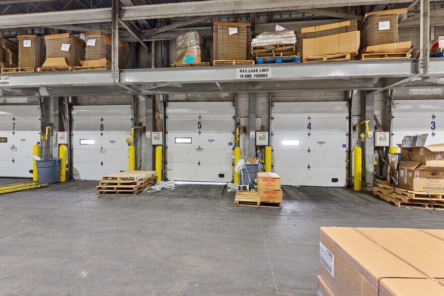 More Photos Of 3737 N Broadway, Saint Louis Refrigeration Cold Storage For Lease