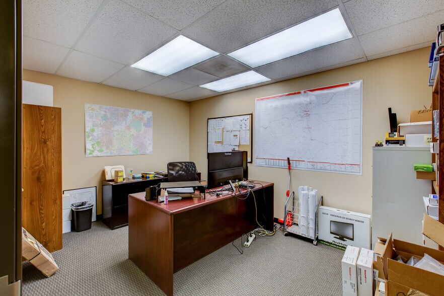 More Photos Of 7399 S Tucson Way, Centennial Flex For Lease
