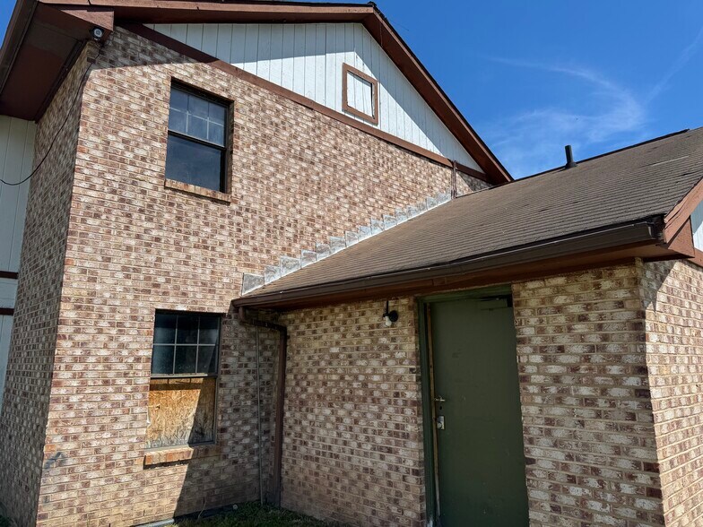 More Photos Of 237 Sherrad St, Marlinton Apartments For Sale