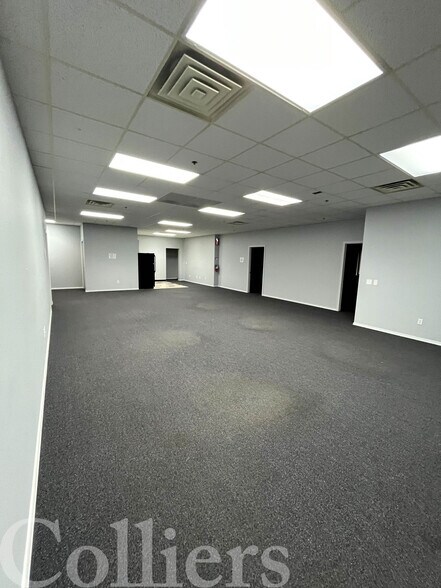 More Photos Of 600 N Steelhead Way, Boise Showroom For Sale