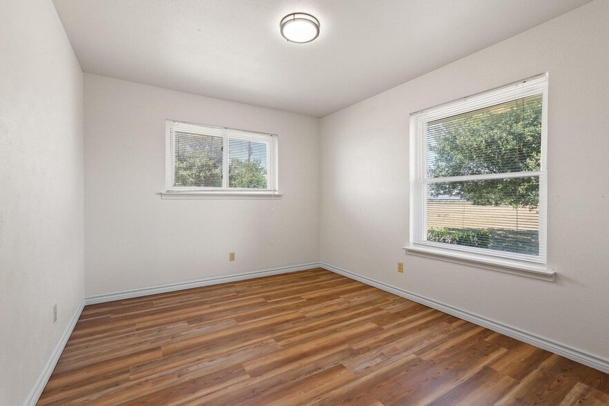 More Photos Of 12869 FM 1385, Pilot Point Light Distribution For Lease