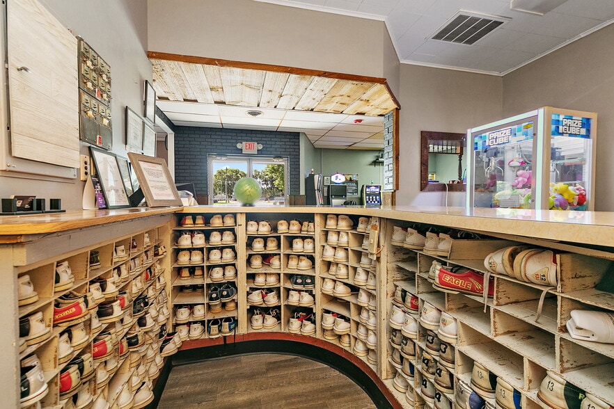 More Photos Of 927 E Railroad St, Sandwich Bowling Alley For Sale