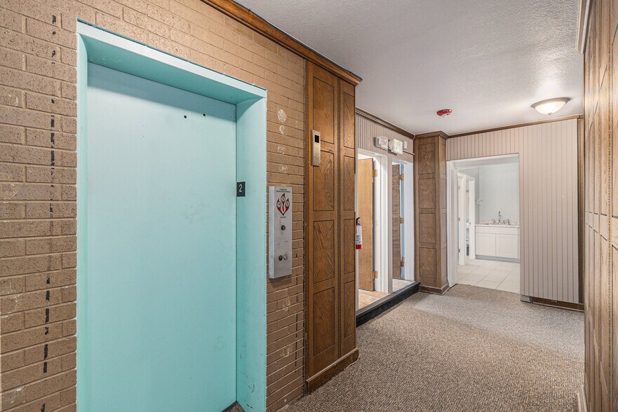 More Photos Of 380 Main St, Longmont Restaurant For Lease