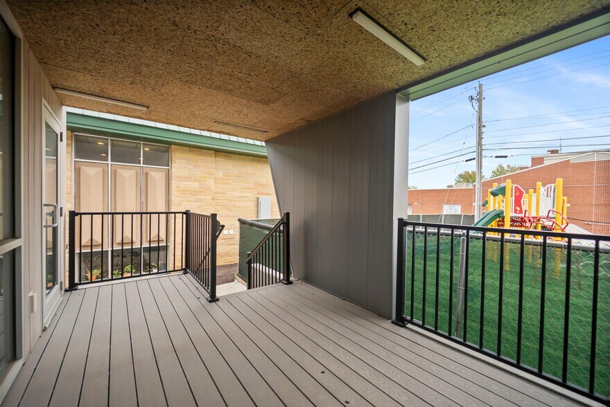 More Photos Of 616 Clay St, Cedar Falls Office For Sale