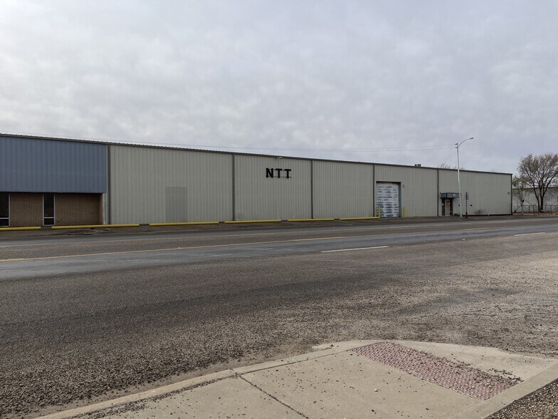 More Photos Of 1012 E Waylon Jennings Blvd, Littlefield Industrial For Sale