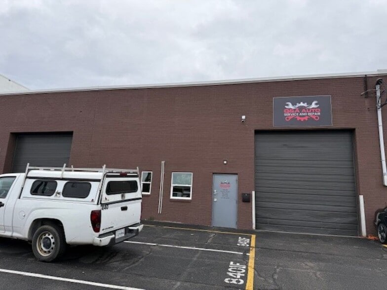 More Photos Of 8401-8409 Terminal Rd, Lorton Warehouse For Lease