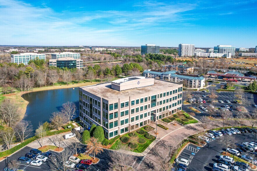 More Photos Of 15720 Brixham Hill Ave, Charlotte Office For Lease