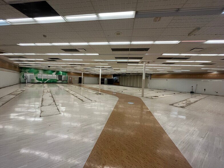 More Photos Of 10502 St Clair Ave, Cleveland Freestanding For Lease