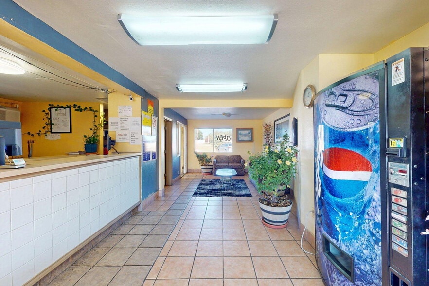 More Photos Of 900 Realtor Ave, Texarkana Hotel For Sale