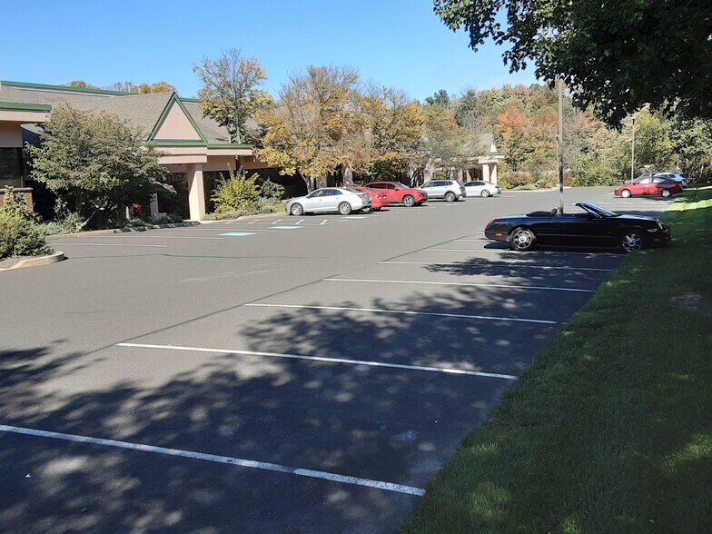 More Photos Of 200 Highpoint Dr, Chalfont Office For Sale
