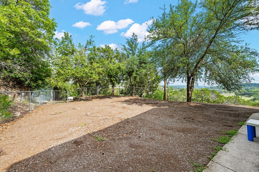 More Photos Of 19019 TX-71, Spicewood Office Residential For Sale