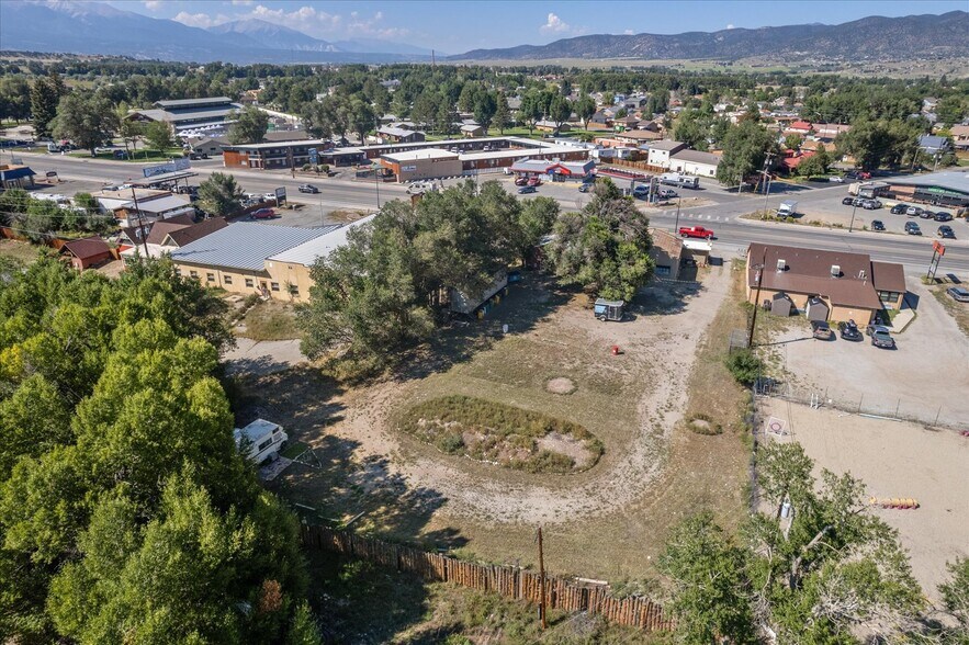 More Photos Of 249 W Rainbow Blvd, Salida Flex For Sale