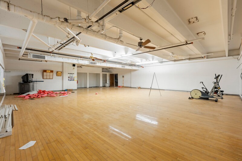 More Photos Of 702 E Grand Ave, Ponca City Office For Sale