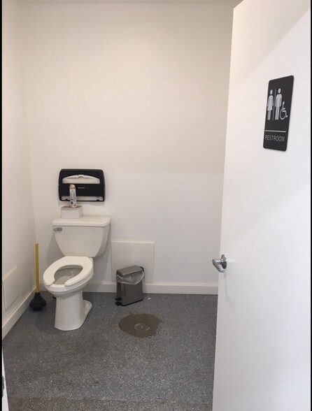 More Photos Of 1275 30th St, Oakland Warehouse For Sale