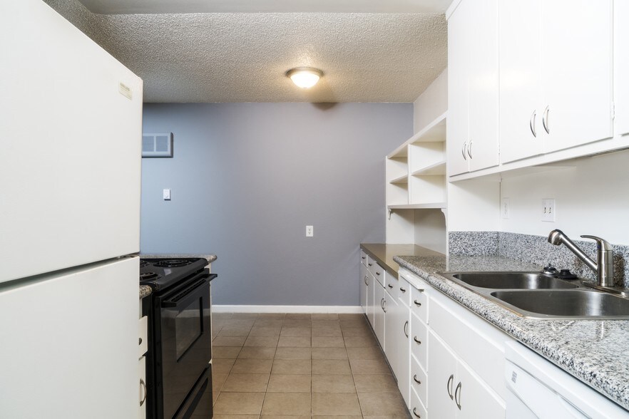 More Photos Of 220 Athol Ave, Oakland Apartments For Sale
