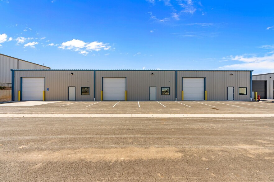 More Photos Of 2351 W 850 N, Cedar City Warehouse For Lease