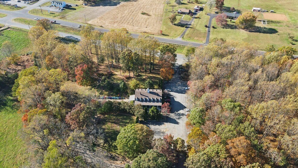 More Photos Of 5309 S Seminole Trl, Madison Storefront For Sale