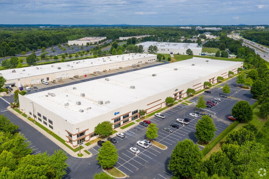 More Photos Of 2530 Whitehall Park Dr, Charlotte Distribution For Lease