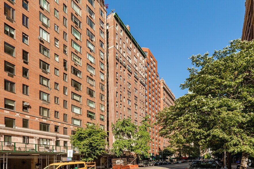 More Photos Of 444 E 57th St, New York Multifamily For Sale