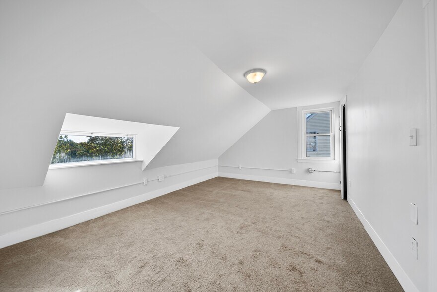 More Photos Of 210 Main St, Somersworth Apartments For Sale
