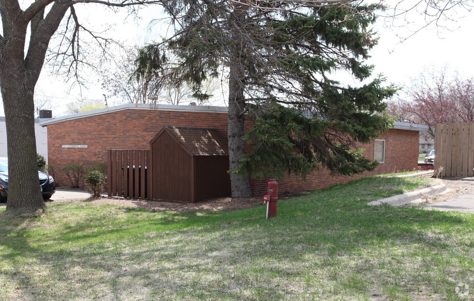 More Photos Of 9100 Olson Memorial Hwy, Golden Valley Office For Sale