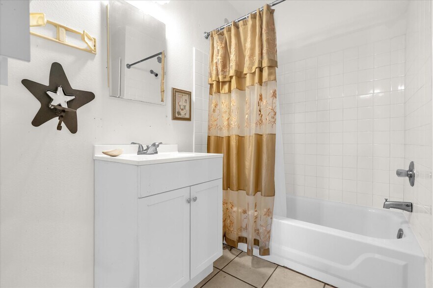 More Photos Of 312 E Main St, Dundee General Retail For Sale