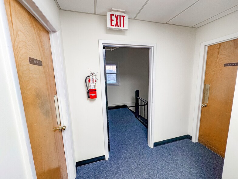 More Photos Of 3906-3908 Concord Pike, Wilmington Storefront For Lease