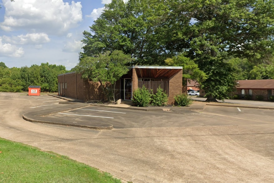 Primary Photo Of 6 Hospital Dr, Morrilton Medical For Sale