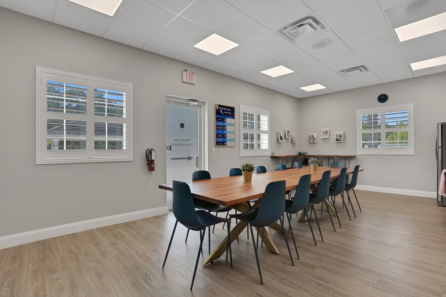 More Photos Of 1845 East West Pky, Fleming Island Medical For Lease