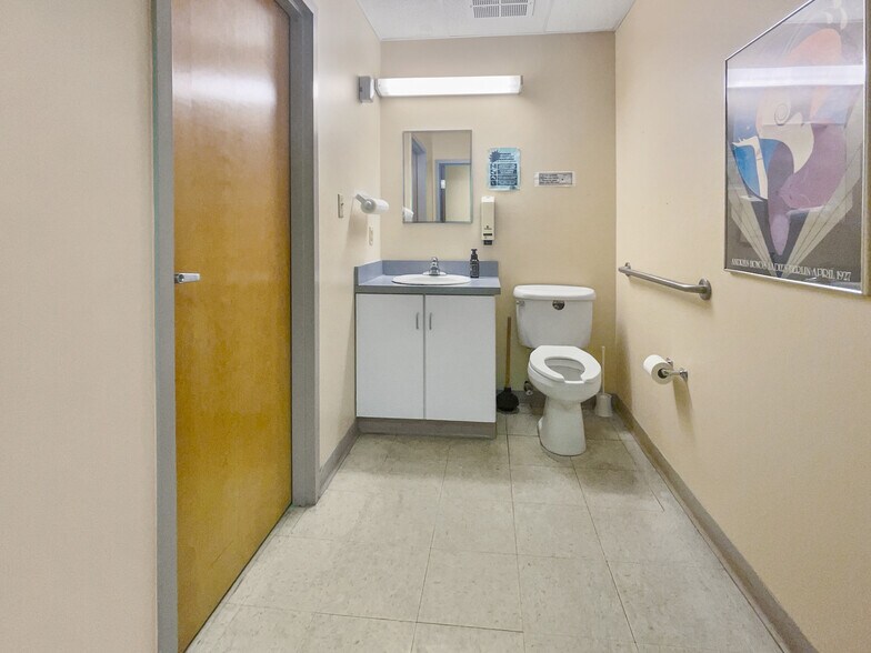 More Photos Of 608 N High St, Millville Medical For Sale