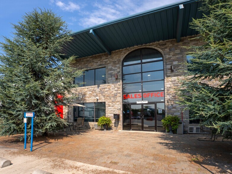 More Photos Of 26 Truck Tech Way, Shippensburg Auto Dealership For Sale