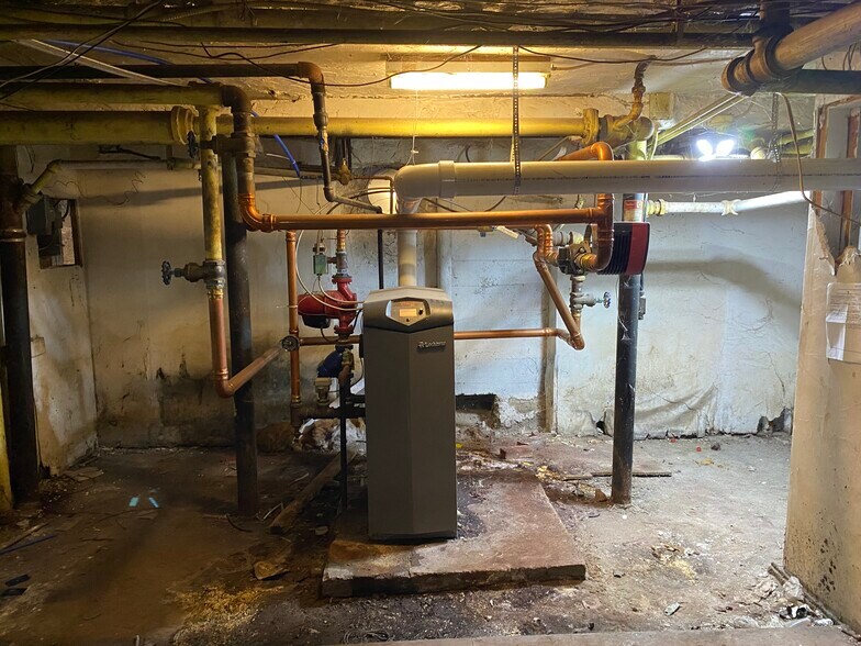 More Photos Of 38 S Main Ave, Albany Multifamily For Sale