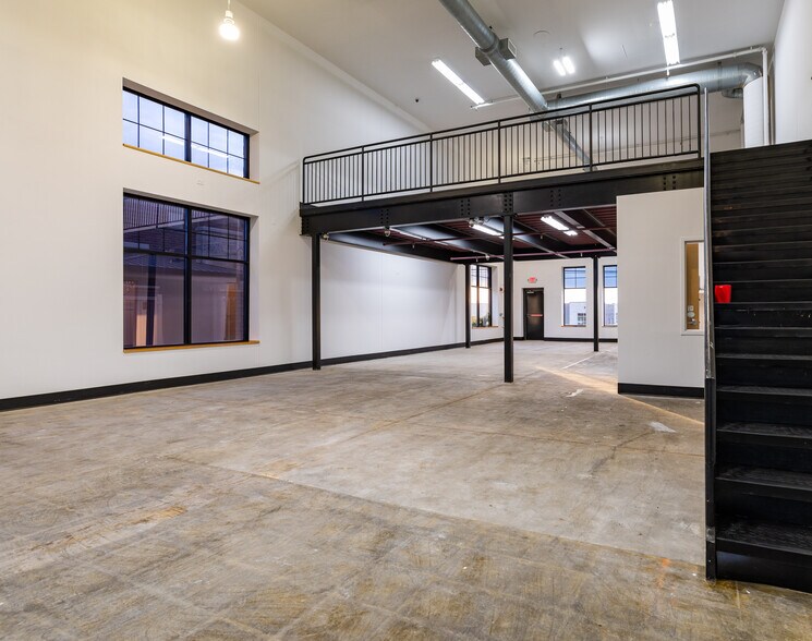 More Photos Of 755 Bielenberg Dr, Woodbury Storefront Retail Office For Lease