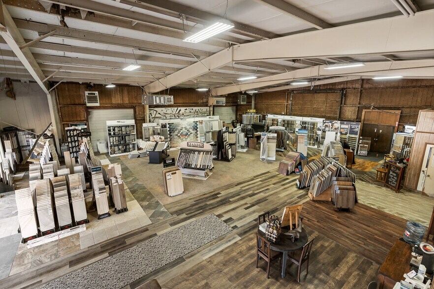 More Photos Of 2751 E Davis St, Conroe Freestanding For Sale