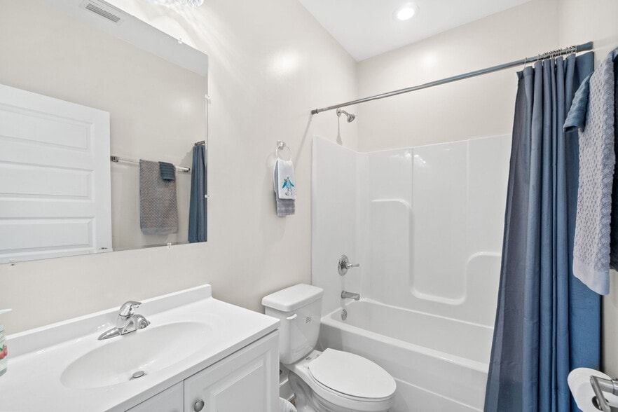 More Photos Of 2906 Sarah Jean Ct, Panama City Manufactured Housing Mobile Home Park For Sale