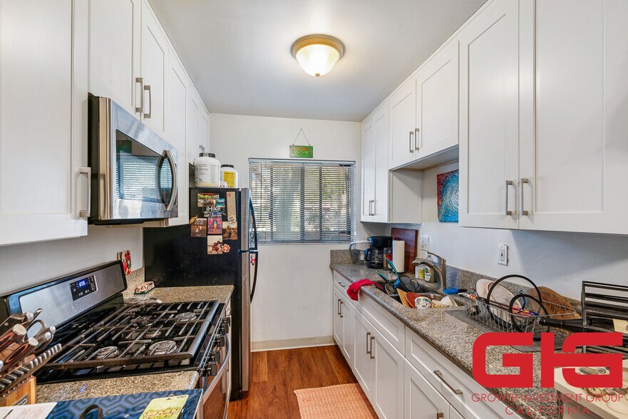 More Photos Of 112 Mar Vista Ave, Pasadena Apartments For Sale
