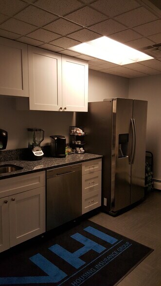 More Photos Of 1087 Forest Ave, Portland Office For Sale