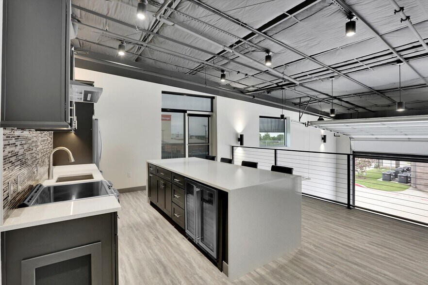 More Photos Of 6767 All Stars Ave, Frisco Showroom For Sale