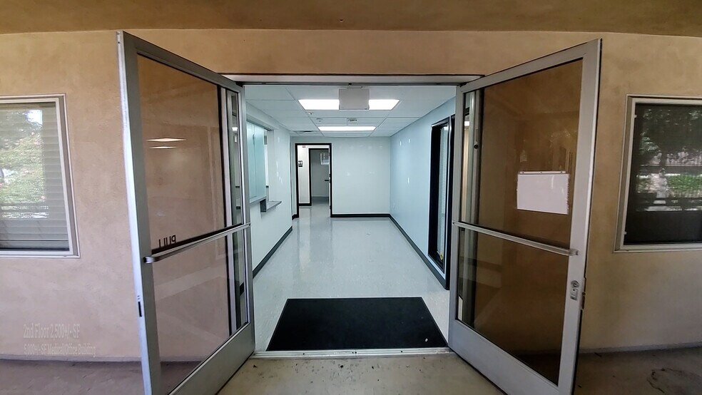 More Photos Of 1060 San Bernardino Rd, Upland Office For Sale