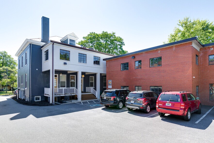 More Photos Of 3210 Chamberlayne Ave, Richmond Office Residential For Lease