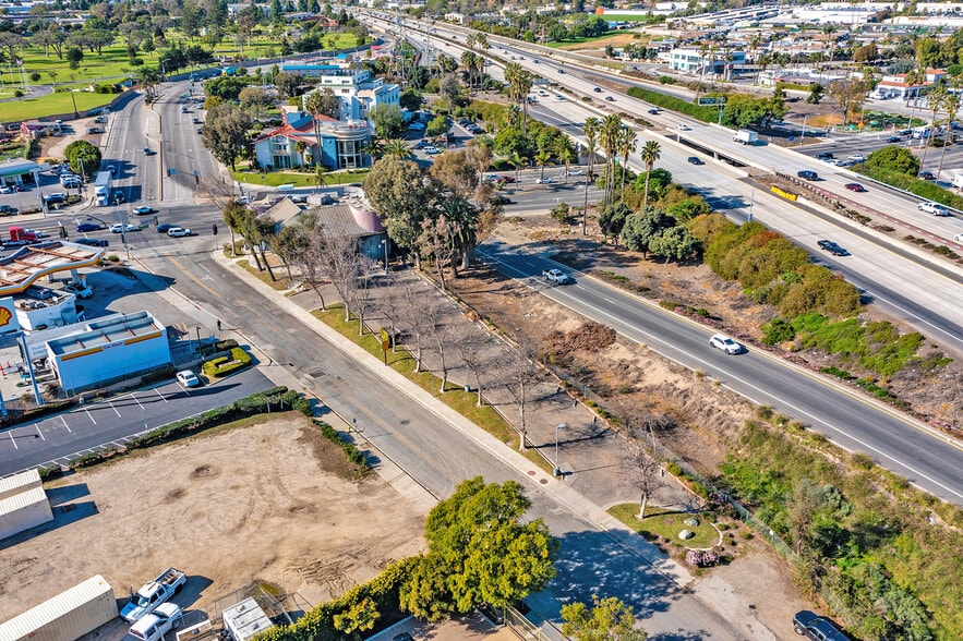 More Photos Of 5801 Valentine Rd, Ventura Freestanding For Lease