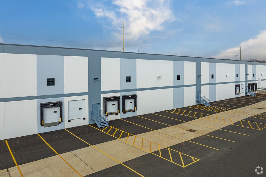 More Photos Of 730 Walnut Ave, Cranford Warehouse For Lease