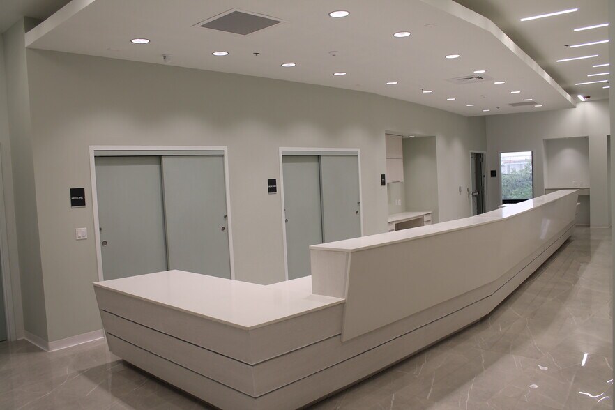 More Photos Of 222 W Cypress St, San Antonio Medical For Lease